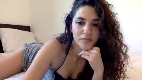 Emma online show from January 2025 08:33:02 PM