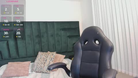 Emma  online show from November 2025 05:56:02 PM