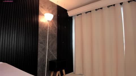 Snapshot of emmaclark_1 chatting on November 2025 09:48:01 PM emmaclark_1 online show from November 2025 09:48:01 PM