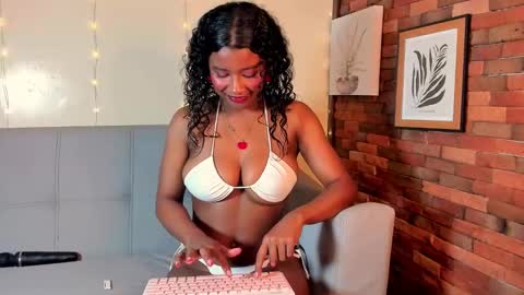 Emma online show from December 2024 05:05:02 PM