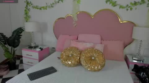 Welcome Im yosein  Your love is my passion activate it with your tips and enjoy with me online show from October 2025 09:33:01 PM