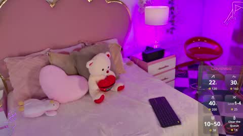 Snapshot of emmacrush chatting on May 2026 08:58:01 PM Welcome Im yosein Your love is my passion activate it with your tips and enjoy with me online show from May 2026 08:58:01 PM