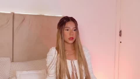 E M M A  online show from March 2026 04:51:01 PM