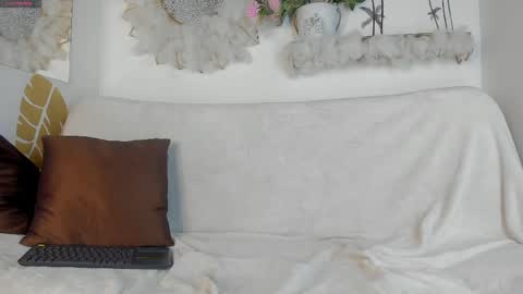Snapshot of emmaduque chatting on May 2026 09:42:02 PM Emma Duque online show from May 2026 09:42:02 PM