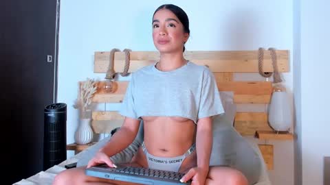 valentina online show from February 2025 05:09:02 AM