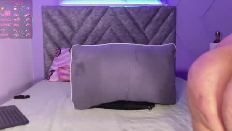 Snapshot of emmajohnss chatting on November 2025 04:23:02 AM Emma online show from November 2025 04:23:02 AM