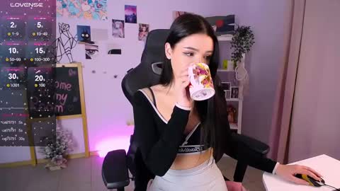 Emma online show from January 2025 04:33:02 PM