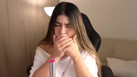 Emma online show from October 2025 12:44:02 AM