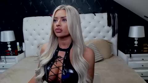 Emma Mavis online show from March 2026 09:28:01 AM