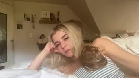 EmmaAngel online show from November 2025 03:34:01 PM