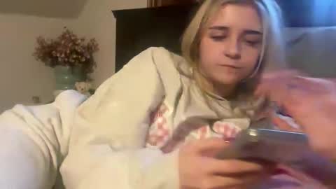 EmmaAngel online show from December 2025 09:09:01 PM