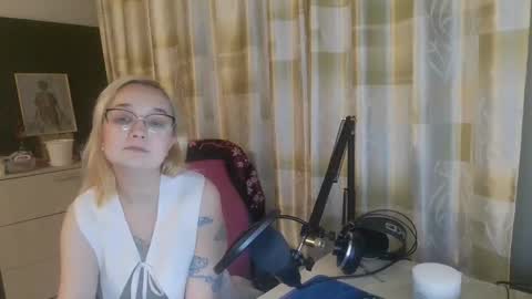 Snapshot of emmanoir_ chatting on February 2025 04:03:02 PM emmanoir_ online show from February 2025 04:03:02 PM