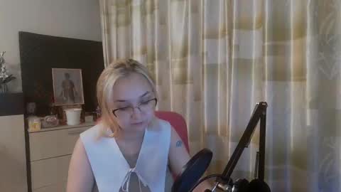 Snapshot of emmanoir_ chatting on February 2025 04:10:01 PM emmanoir_ online show from February 2025 04:10:01 PM