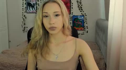 Snapshot of emmarayder chatting on June 2026 11:15:01 AM Emma online show from June 2026 11:15:01 AM