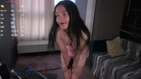 Snapshot of emmasmall chatting on June 2026 06:52:02 AM Petite girl Emmy online show from June 2026 06:52:02 AM