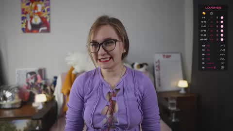 Mia online show from September 2025 03:12:01 PM