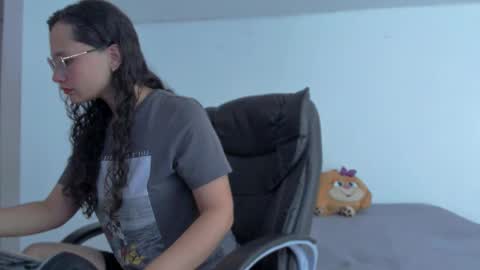 Emma Torres online show from December 2024 10:00:01 PM