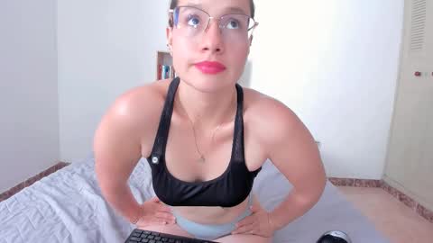 Emma Torres online show from December 2024 06:18:02 PM