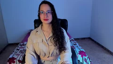 Emma Torres online show from March 2025 09:59:01 PM
