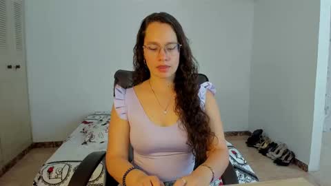 Emma Torres online show from March 2025 08:25:01 PM