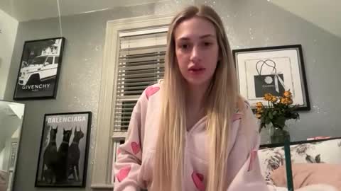 emmbella online show from March 2026 01:20:02 AM