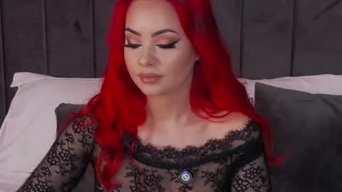 Snapshot of emmelyn_ chatting on May 2026 04:50:02 AM Emm online show from May 2026 04:50:02 AM