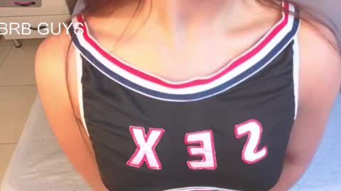 Snapshot of emmi_collins chatting on October 2025 07:33:02 PM emmi_collins online show from October 2025 07:33:02 PM