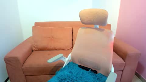 Emmi online show from January 2026 02:21:02 PM