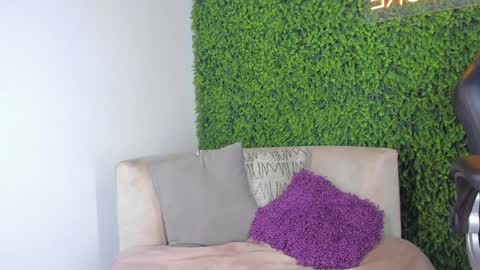 Snapshot of emmiily_z chatting on January 2025 08:00:01 PM Emmiily online show from January 2025 08:00:01 PM