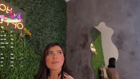 Snapshot of emmiily_z chatting on March 2025 04:05:02 AM Emmiily online show from March 2025 04:05:02 AM