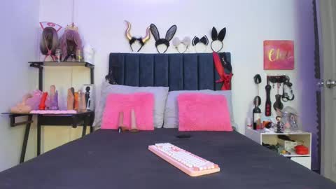          online show from September 2025 01:00:01 PM