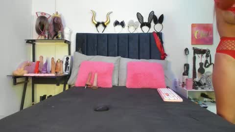 Snapshot of emmily_giraldo chatting on February 2026 12:32:01 PM online show from February 2026 12:32:01 PM