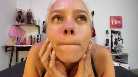 Snapshot of emmily_giraldo chatting on February 2026 01:16:01 PM online show from February 2026 01:16:01 PM