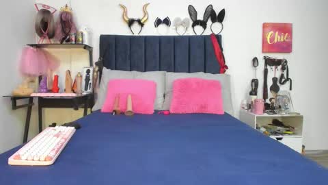 Snapshot of emmily_giraldo chatting on February 2026 01:10:01 PM online show from February 2026 01:10:01 PM