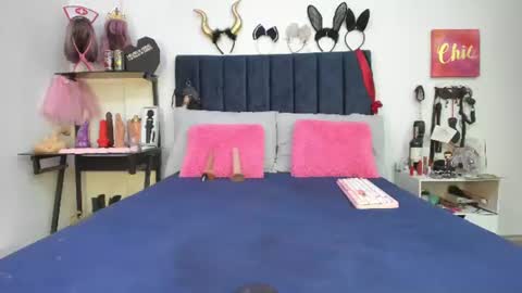 Snapshot of emmily_giraldo chatting on July 2026 12:54:02 PM online show from July 2026 12:54:02 PM