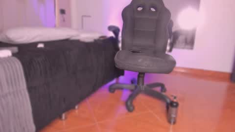    online show from December 2025 10:36:01 PM