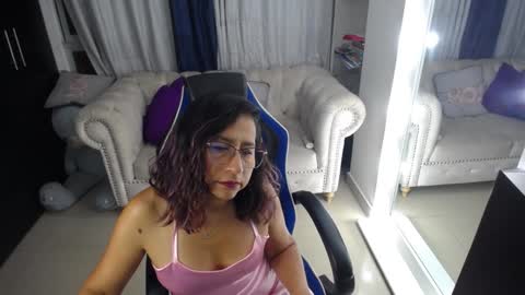 Emmily online show from December 2024 01:25:01 AM