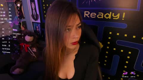 Snapshot of emmilyclark chatting on April 2026 12:10:01 AM Emiily online show from April 2026 12:10:01 AM