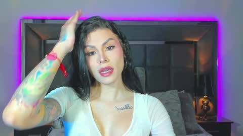 Emmily Santibaez online show from December 2024 01:45:01 PM