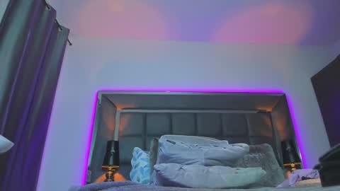 Emmily Santibaez online show from January 2025 03:25:02 PM