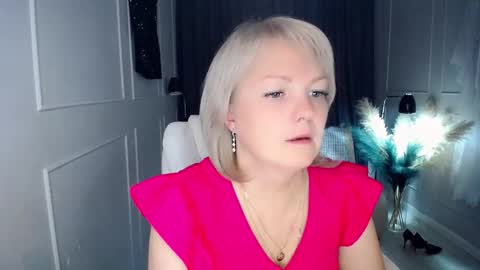 emmmam online show from September 2025 10:26:02 AM