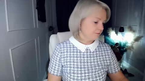 emmmam online show from December 2025 10:09:01 AM