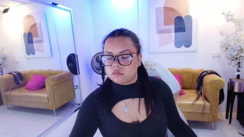 Snapshot of emmy__honey chatting on August 2026 12:29:02 PM emmy__honey online show from August 2026 12:29:02 PM