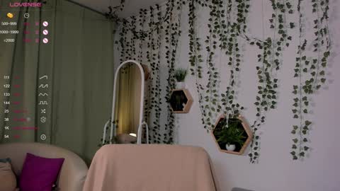 Emmy Fearon online show from December 2024 05:22:01 PM