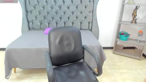 emmy_miller00 online show from November 2025 09:15:02 PM