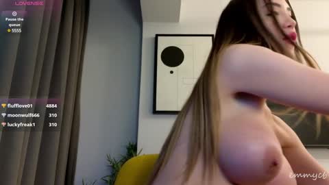 Em online show from December 2024 06:41:02 AM