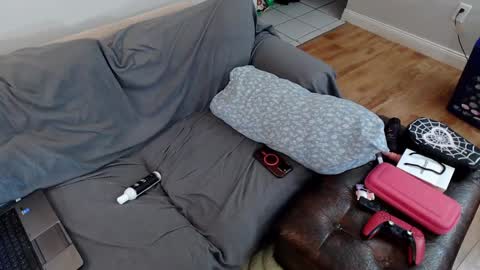 Snapshot of emodream1998media chatting on February 2025 03:21:01 PM EmoDream1998 online show from February 2025 03:21:01 PM