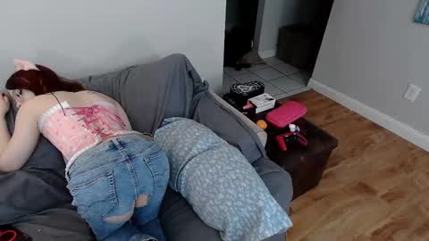 Snapshot of emodream1998media chatting on February 2025 06:48:02 PM EmoDream1998 online show from February 2025 06:48:02 PM