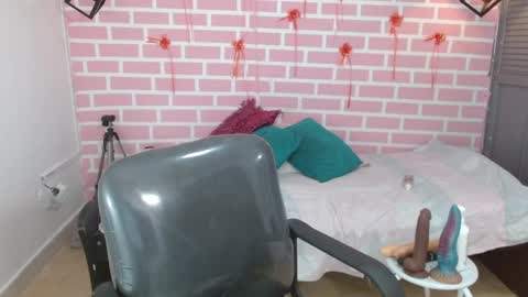 Emy online show from March 2025 09:14:02 PM