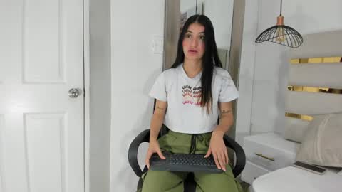 Snapshot of emy_ferrer_ chatting on July 2026 03:41:01 AM EMY FERRER online show from July 2026 03:41:01 AM